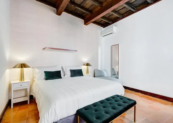 The Unique Pantheon Apartament